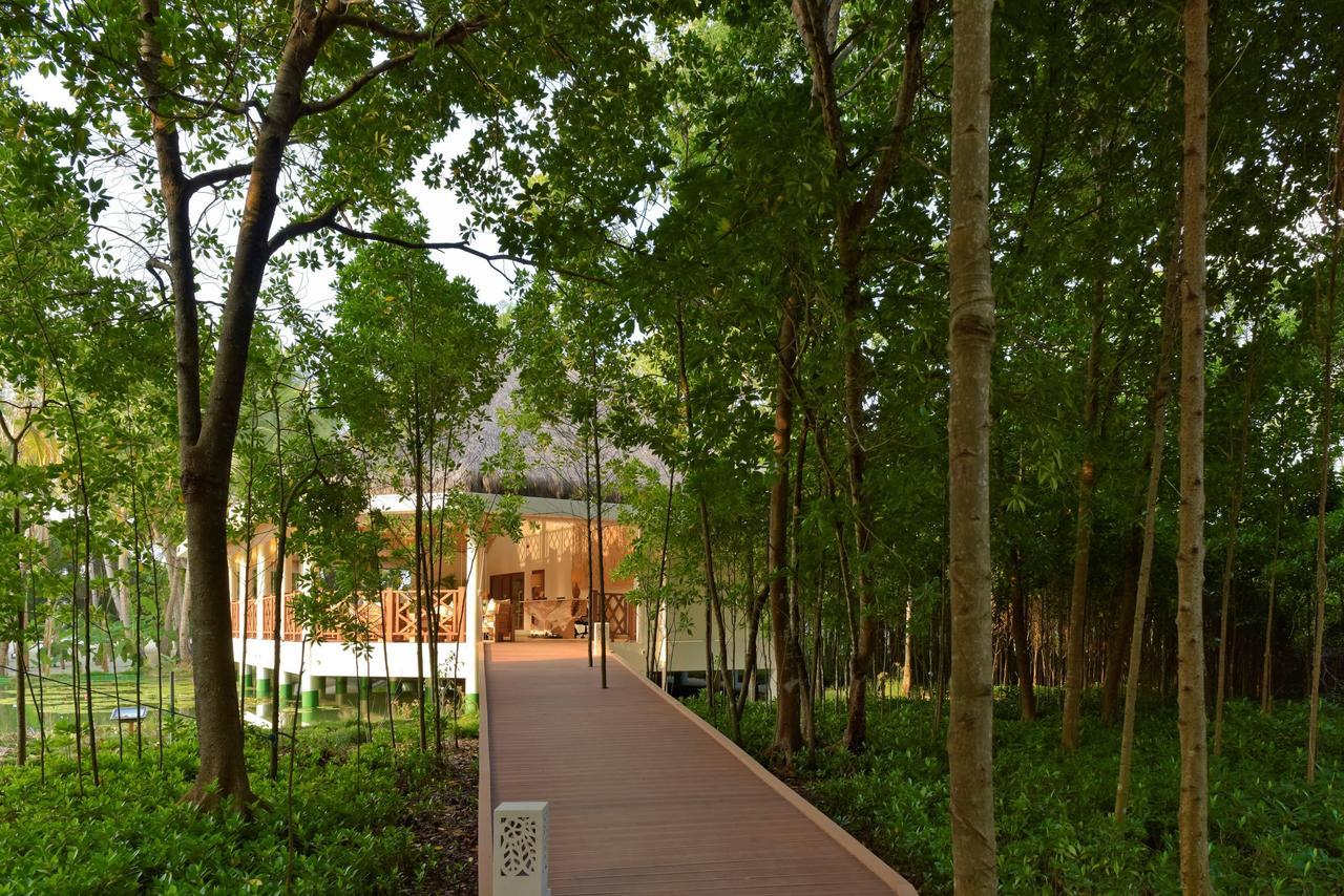 Dreamland Maldives Resort Finolhus Exterior photo